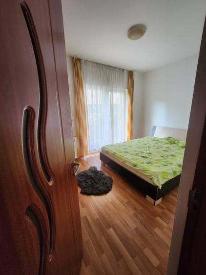 Apartament cu 3 camere semidecomandat, mobilat în Florești