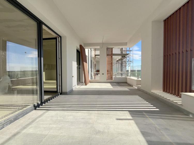 Apartament cu 3 camere decomandat în Torontalului