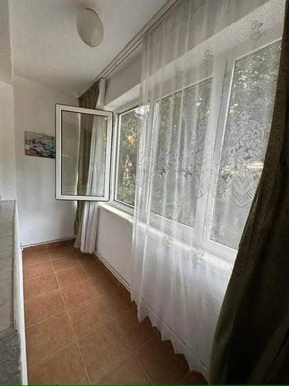 Apartament cu 2 camere decomandat în Medicină