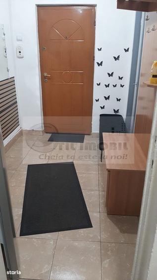 Apartament cu 2 camere semidecomandat, mobilat în Piața Unirii
