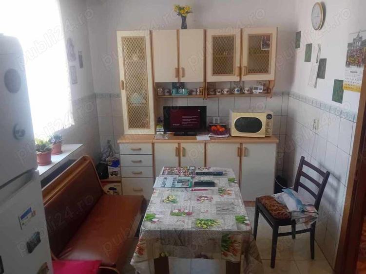Apartament cu 3 camere decomandat în Dărmănești