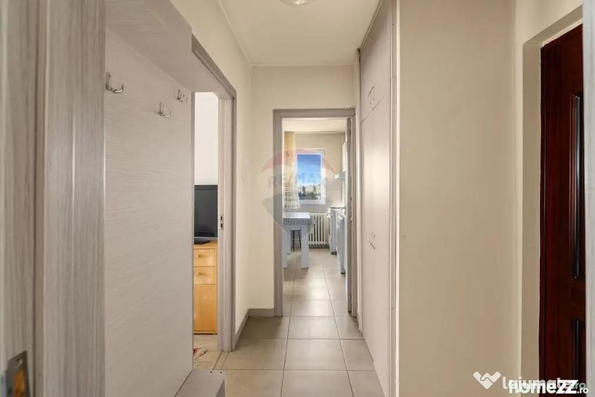 Apartament cu 3 camere semidecomandat în Central