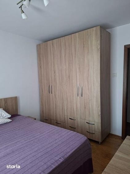 Apartament cu 3 camere decomandat în Berceni