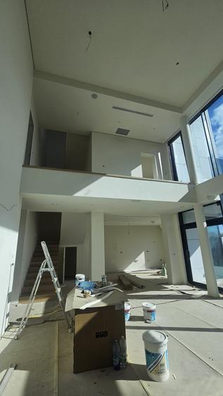Duplex cu 4 camere cu Canalizare în Central