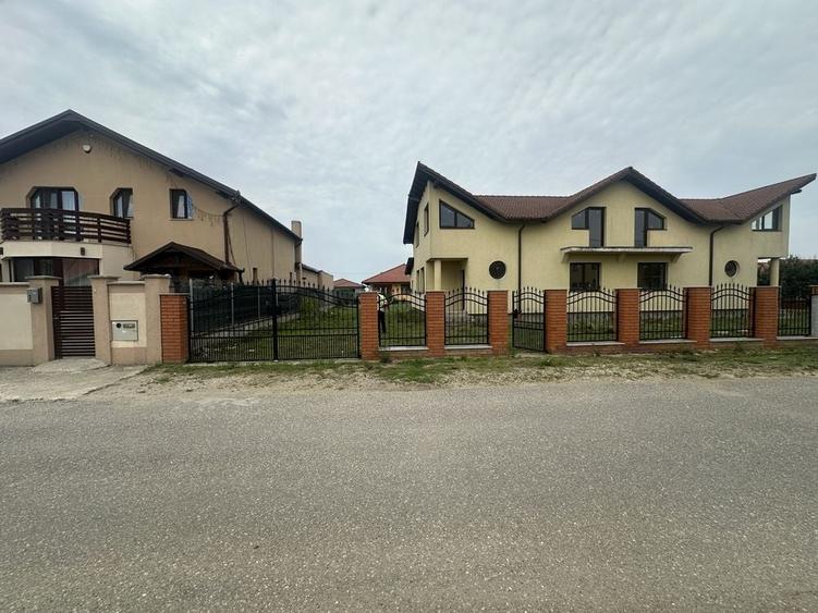 Casă cu 4 camere în Dorolț