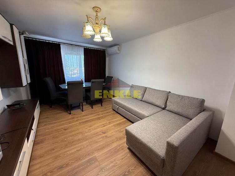 Apartament cu 3 camere decomandat în Central