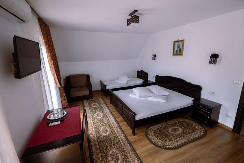 Casă cu 4 camere în Putna