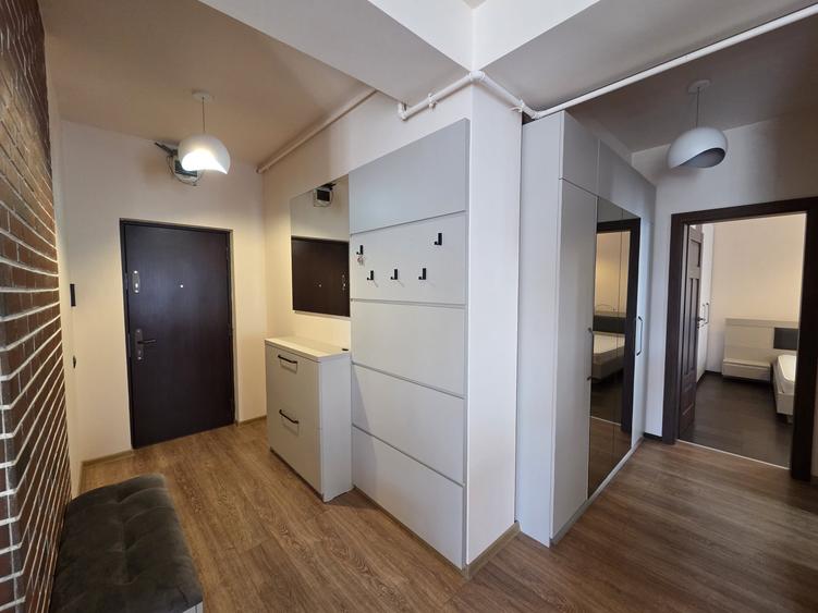 Apartament cu 2 camere semidecomandat, mobilat în Tomis Plus