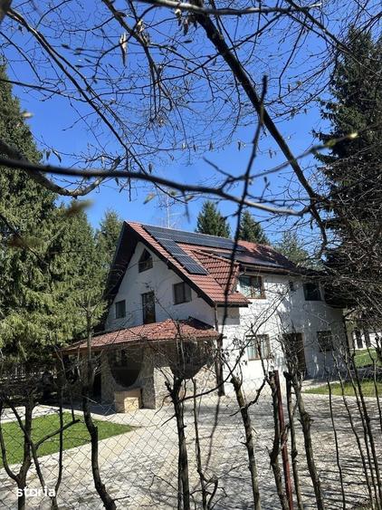 Casă cu 7 camere cu Teren 1000 Mp în Porumbacu de Jos