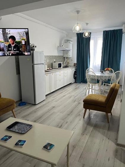 Apartament cu 2 camere decomandat în Est