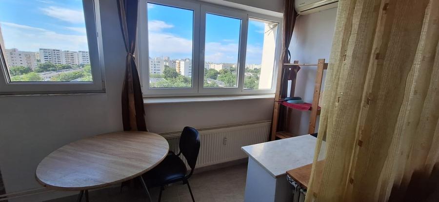 Garsonieră semidecomandată în Titan