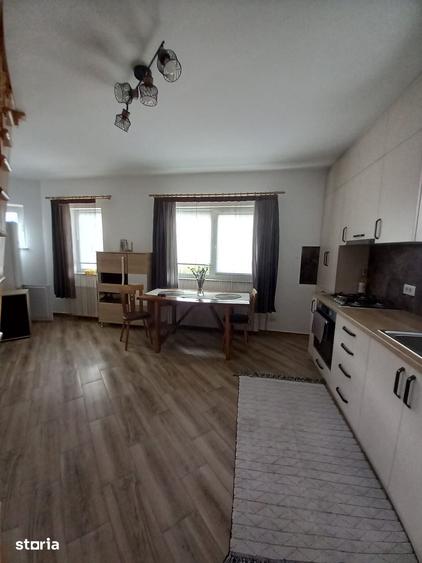 Casă cu 2 camere cu Teren 150 Mp în Ipotești