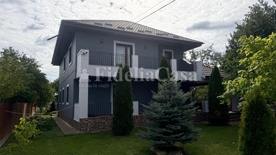 Casă cu 4 camere cu Teren 1453 Mp în Sculeni