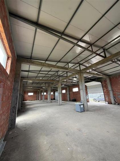 Spațiu industrial, de 596 mp, în Lețcani