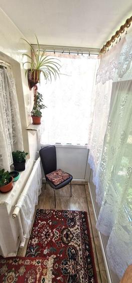 Apartament cu 3 camere semidecomandat în Km 4-5