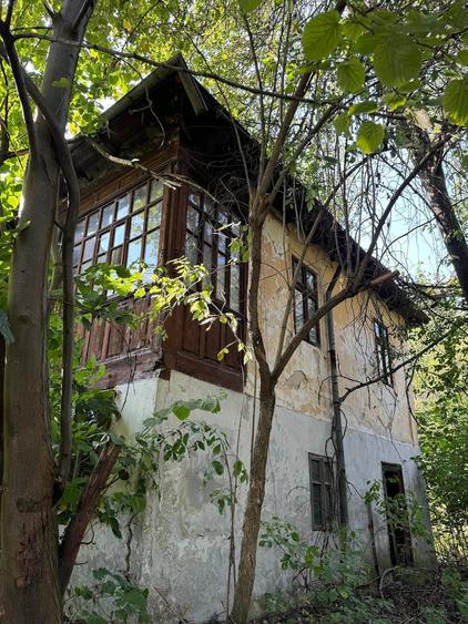 Casă cu Teren 1600 Mp în Posești