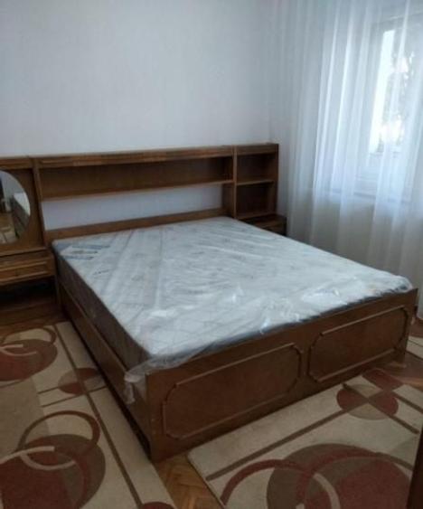 Apartament cu 3 camere decomandat, mobilat în Balada
