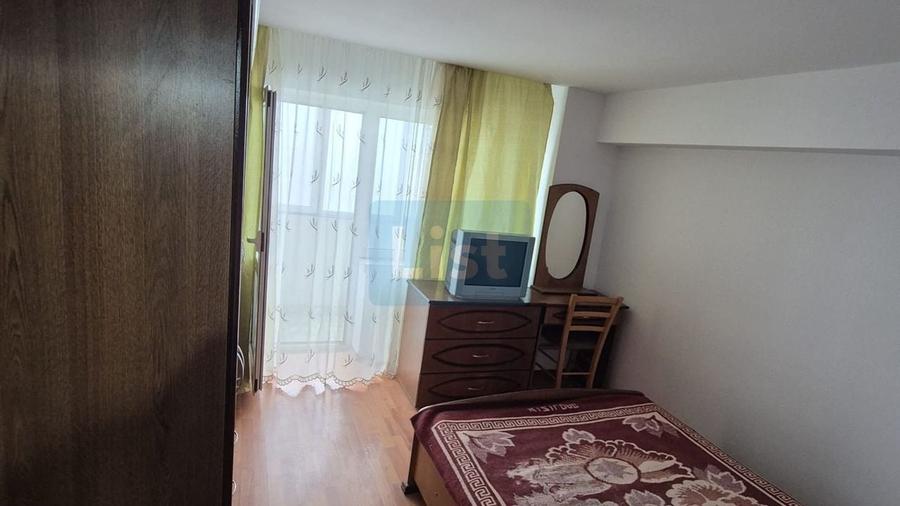 Apartament cu 3 camere semidecomandat, mobilat în Gară