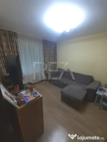 Apartament cu 2 camere decomandat în Obor