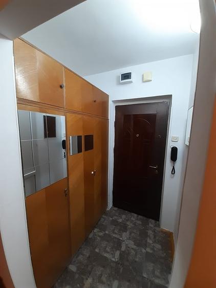 Garsonieră semidecomandată în P-ța Muncii