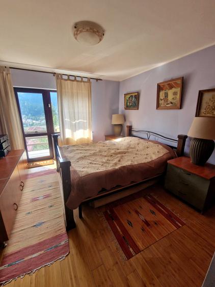 Casă cu 4 camere în Poiana