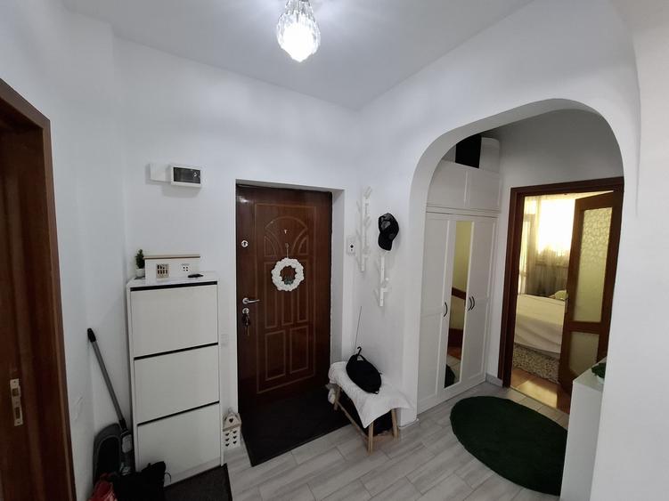 Apartament cu 2 camere și balcon cu vedere port Bd Ferdinand - 13
