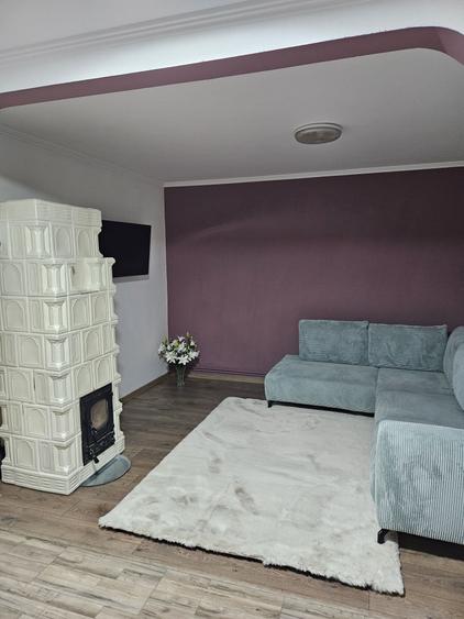 Casă cu 4 camere în Bârzești