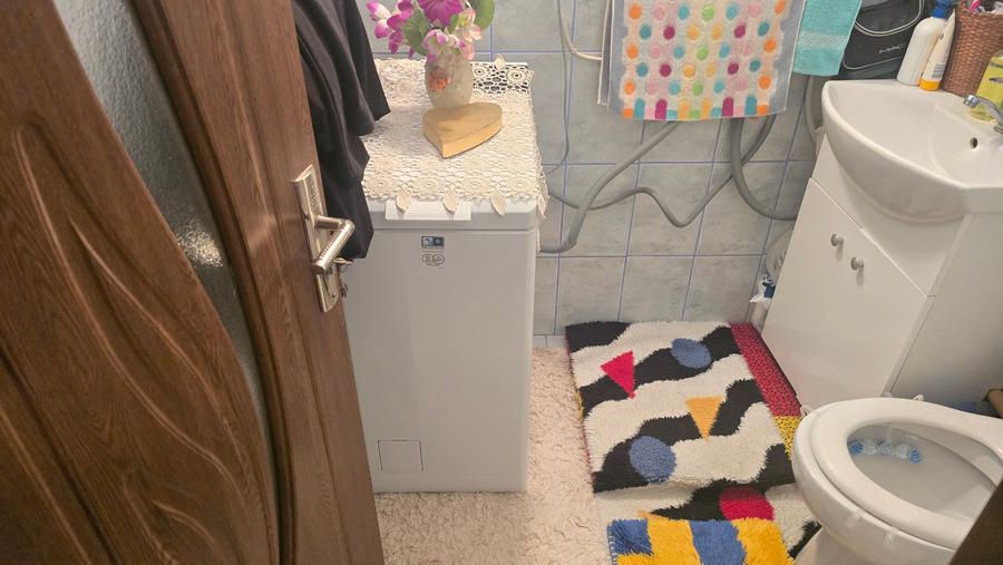 Apartament cu 3 camere decomandat în Bejan