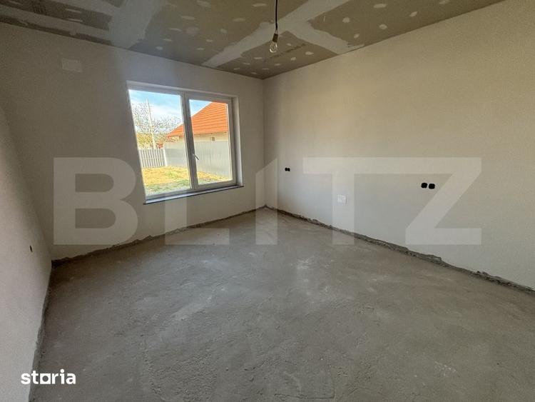 Casă cu 3 camere cu Teren 1300 Mp în Sud