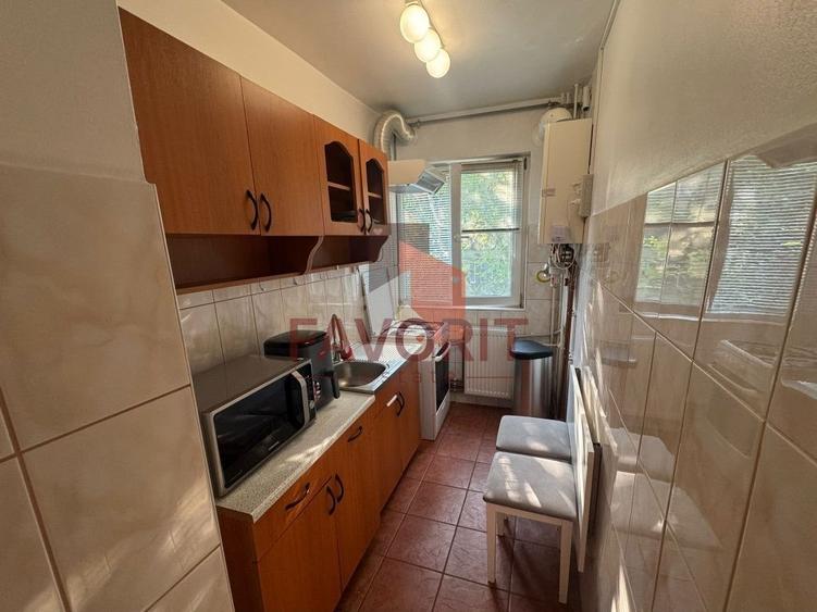 Apartament cu 2 camere nedecomandat, mobilat în Dacia