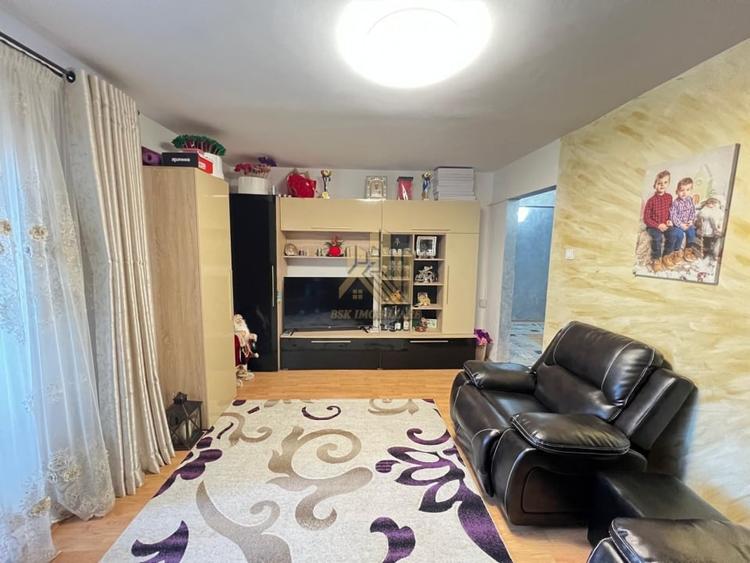 Apartament cu 4 camere decomandat, mobilat în Bartolomeu