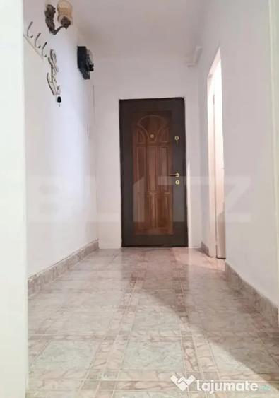 Apartament cu 2 camere semidecomandat în Micro 4