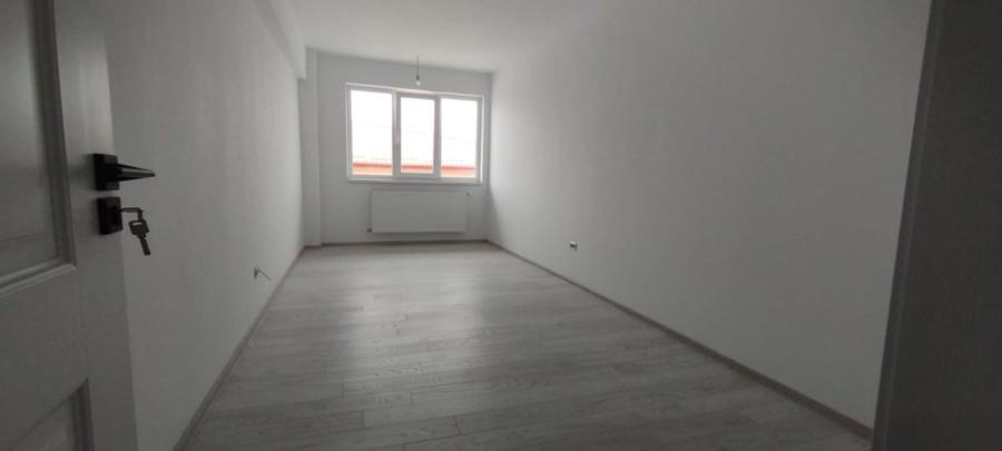 Apartament cu 3 camere decomandat în Popas Păcurari