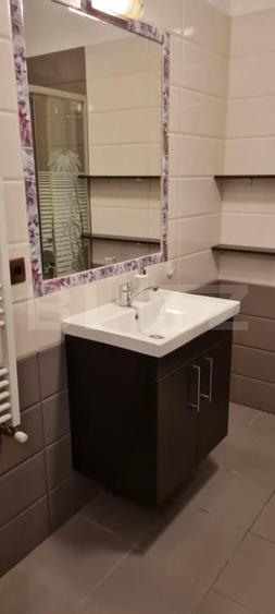 Apartament cu 2 camere semidecomandat, mobilat în Sopor