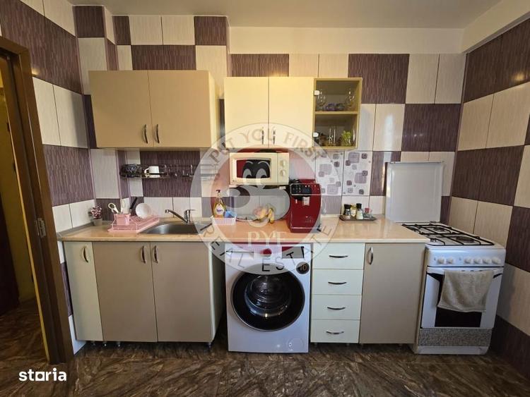 Apartament cu 3 camere semidecomandat, mobilat în Lizeanu