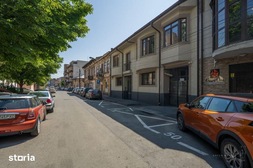 Casă cu 7 camere cu Teren 220 Mp în Unirii