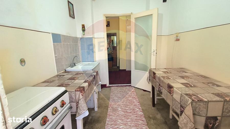 Apartament cu 3 camere decomandat în Micro 17