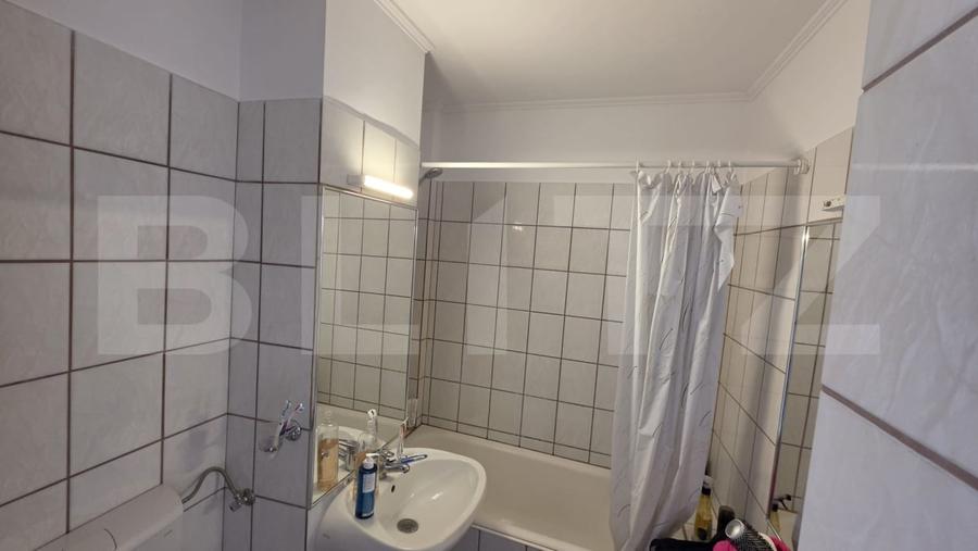 Apartament cu 2 camere semidecomandat, mobilat în Ultracentral
