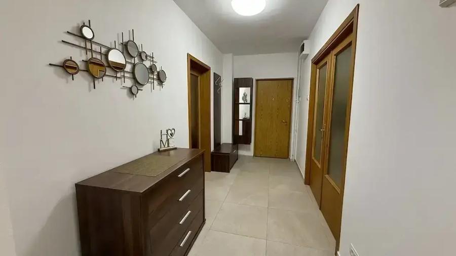 Apartament cu 3 camere decomandat, mobilat în Unirii