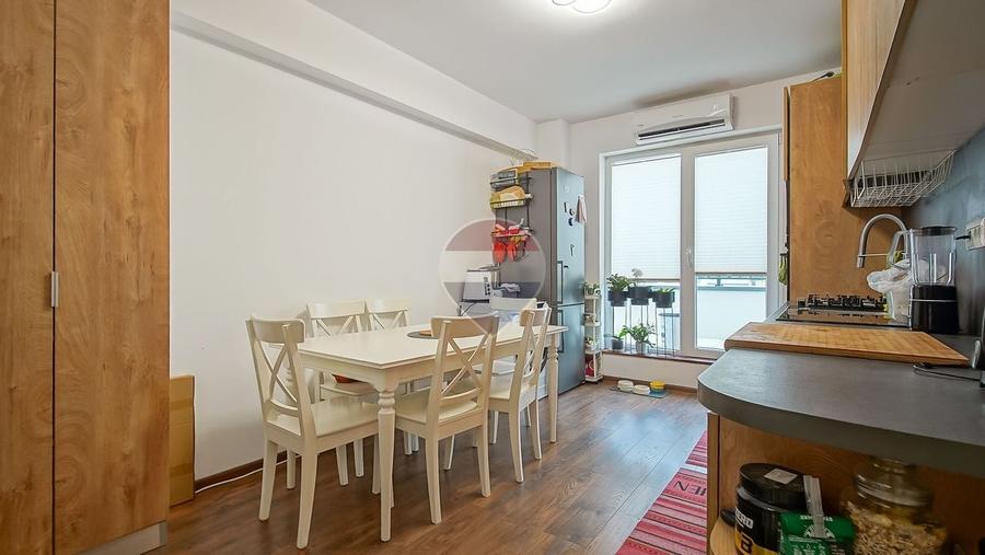 Apartament cu 3 camere decomandat, mobilat în Tractorul