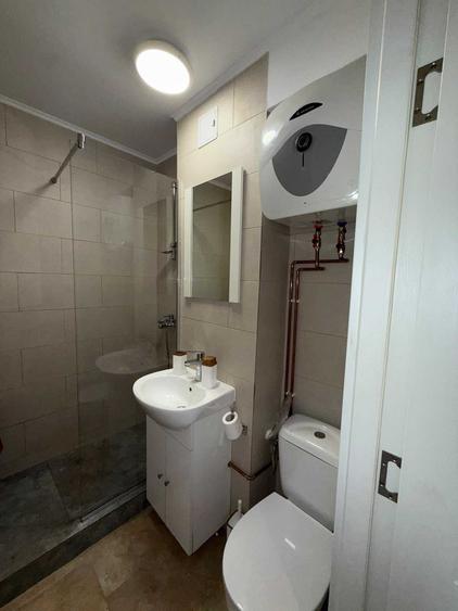 Apartament cu 2 camere decomandat în Victoriei