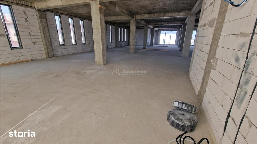 Spațiu comercial, de 1,056 mp, în Tunari
