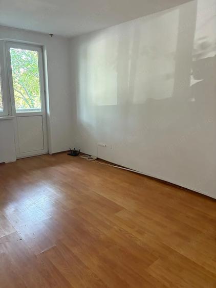 Apartament cu 3 camere decomandat în Rogerius