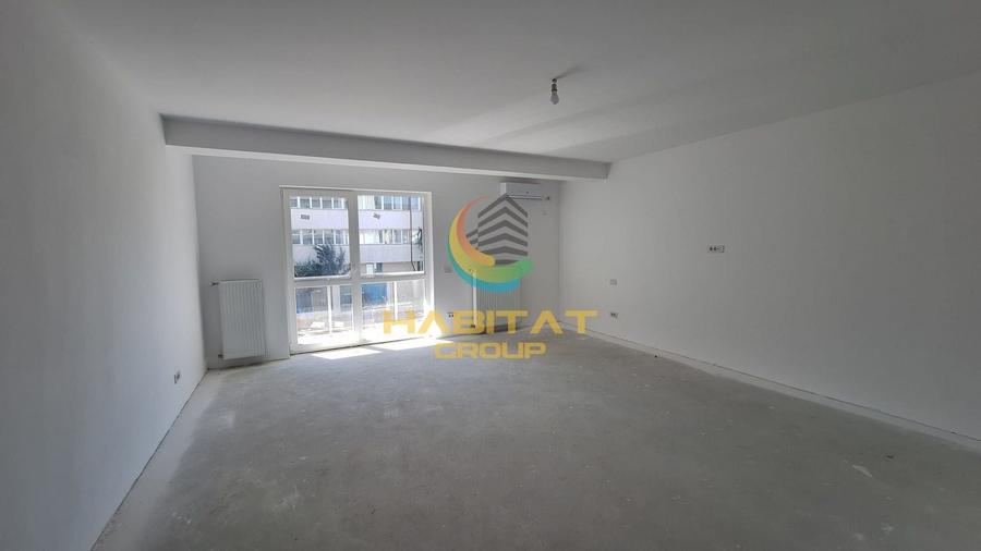 Apartament cu 3 camere semidecomandat în Berceni
