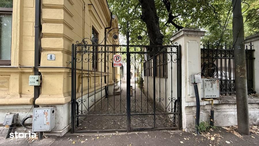 Apartament cu 2 camere semidecomandat în Victoriei