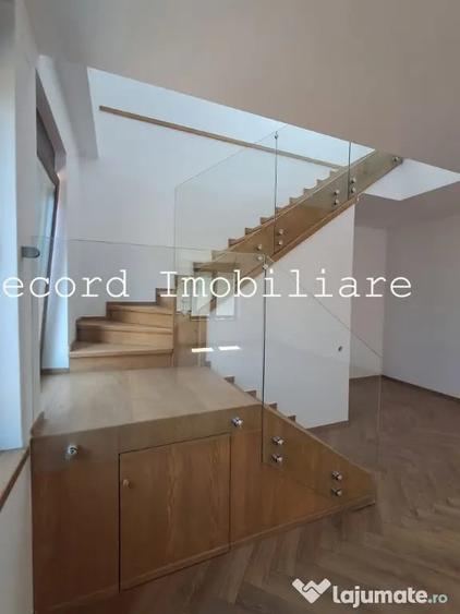 Casă cu 6 camere cu Teren 150 Mp în Gruia