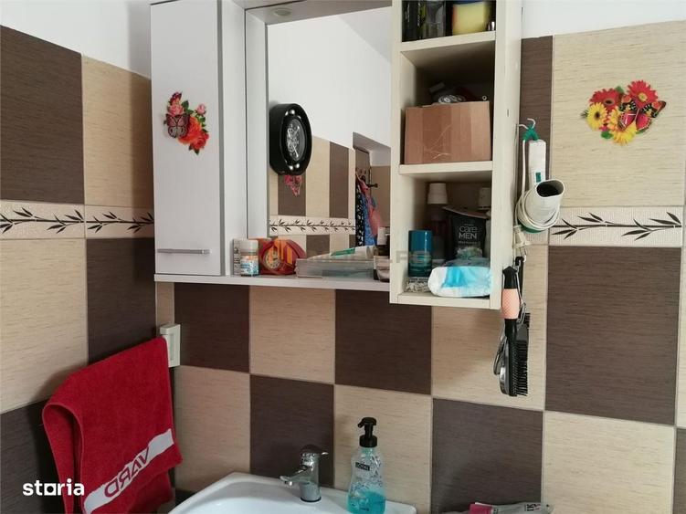 Casă cu 4 camere în Uricani