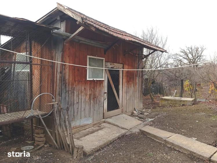 Casă cu 4 camere cu Teren 1200 Mp în Buteni