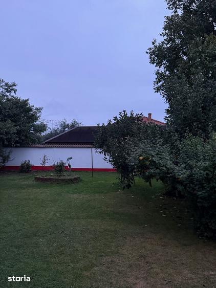 Casă cu 5 camere cu Teren 794 Mp în Mihail Kogălniceanu