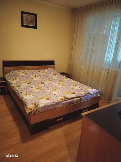 Apartament cu 3 camere decomandat în Berceni